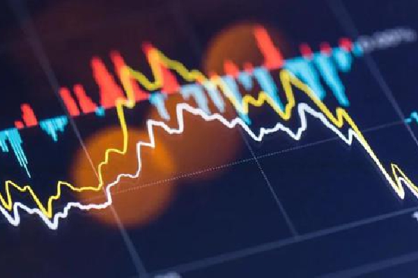 2025年春季，中国平安启动校园招聘，开放金融、医疗、科技等2000多个岗位，直播、人工智能成为创新亮点